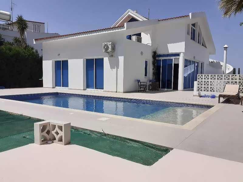 4 bedrooms Commercial property in Strovolos, Cyprus No. 17977