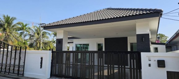 3 bedrooms House for sale in Bang Lamung, Chonburi, Eastern Thailand, Thailand № 72849 2