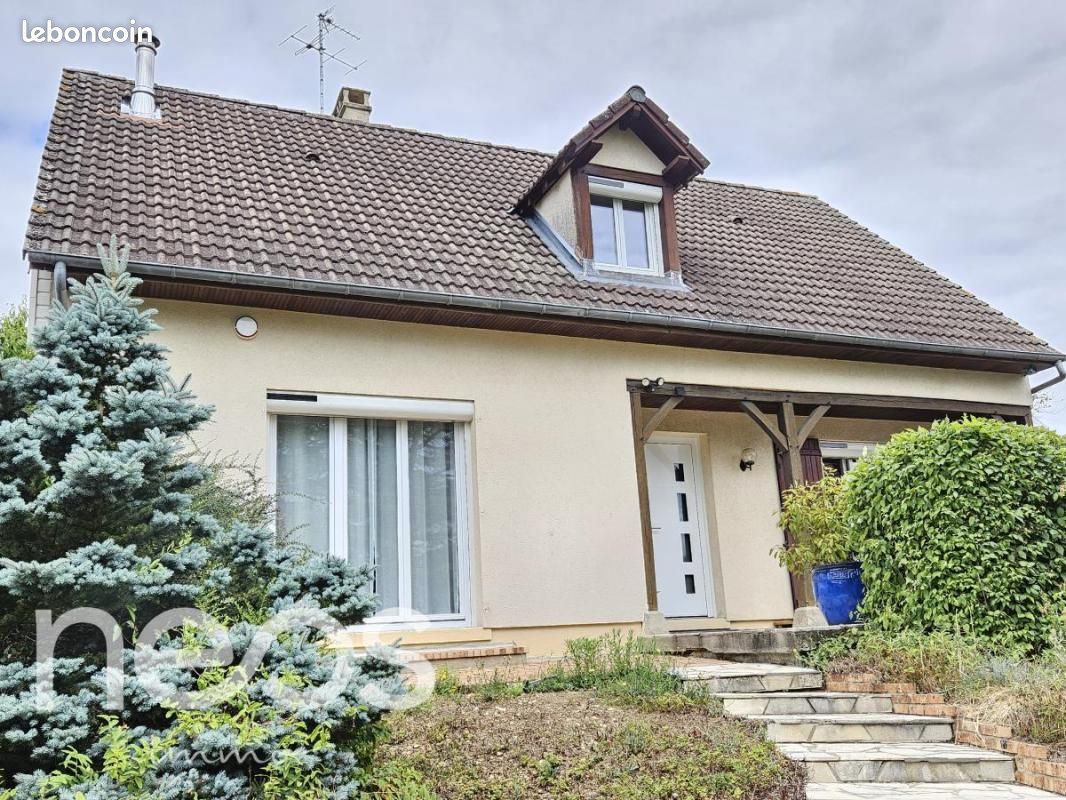 Casa de 3 dormitorios en Saint-Doulchard, France No. 330264