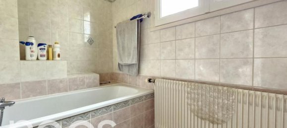 Casa de 3 dormitorios en Saint-Doulchard, France No. 330264 5