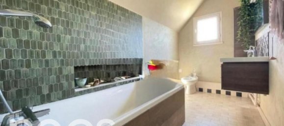 Casa de 3 dormitorios en Saint-Doulchard, France No. 330264 8