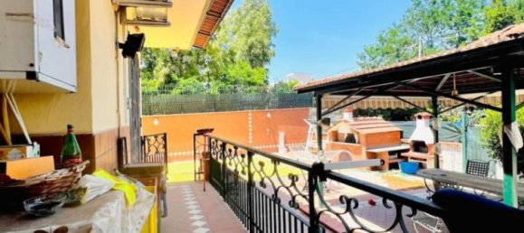 3 bedrooms Apartment in Giugliano in Campania, Italy No. 273679 8