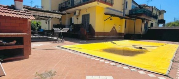 3 bedrooms Apartment in Giugliano in Campania, Italy No. 273679 2