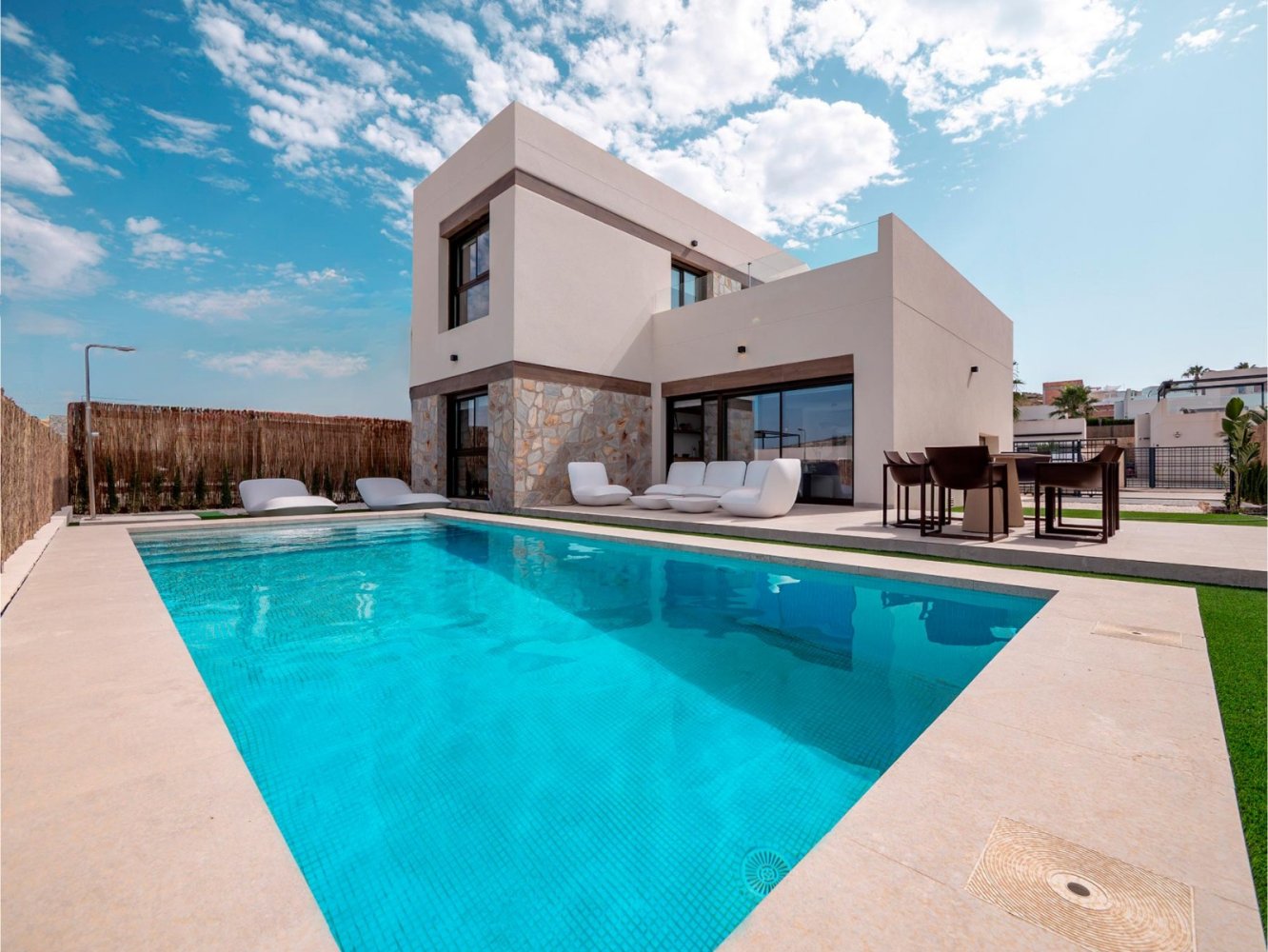 3 bedrooms Villa in Alicante, Spain No. 16556