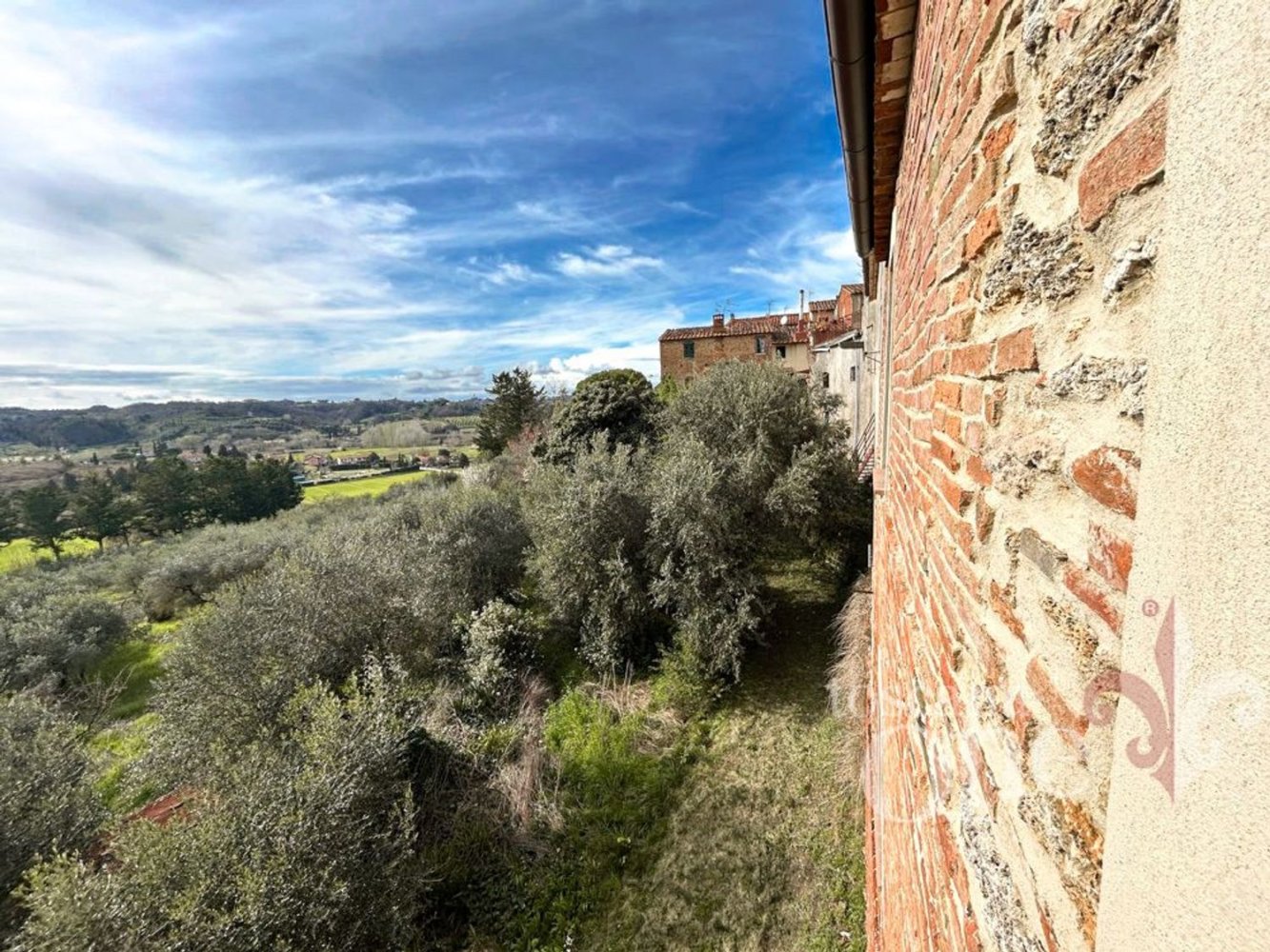 5 rooms House in Terricciola, Italy No. 237979