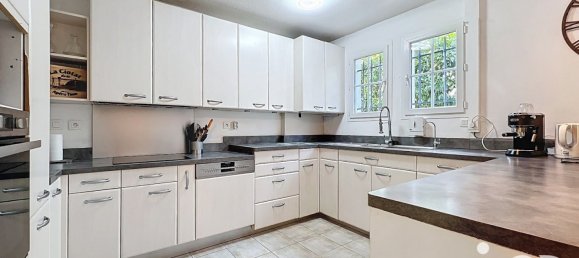 4 Schlafzimmer Haus in Roquebrune-sur-Argens, France, Nr. 295120 9