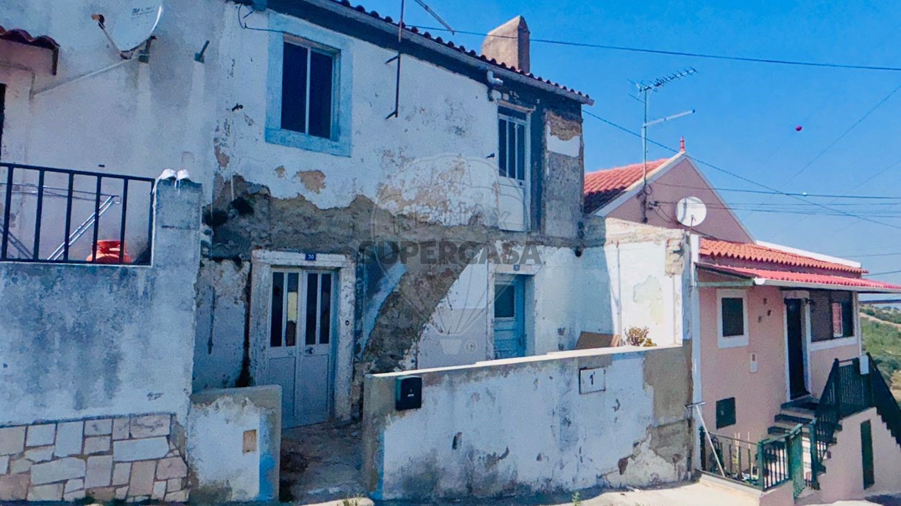 Gebäude in Vila Franca de Xira, Portugal 220m², Nr. 241412