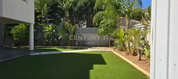 4 bedrooms Villa in Agios Athanasios, Cyprus No. 5780 6