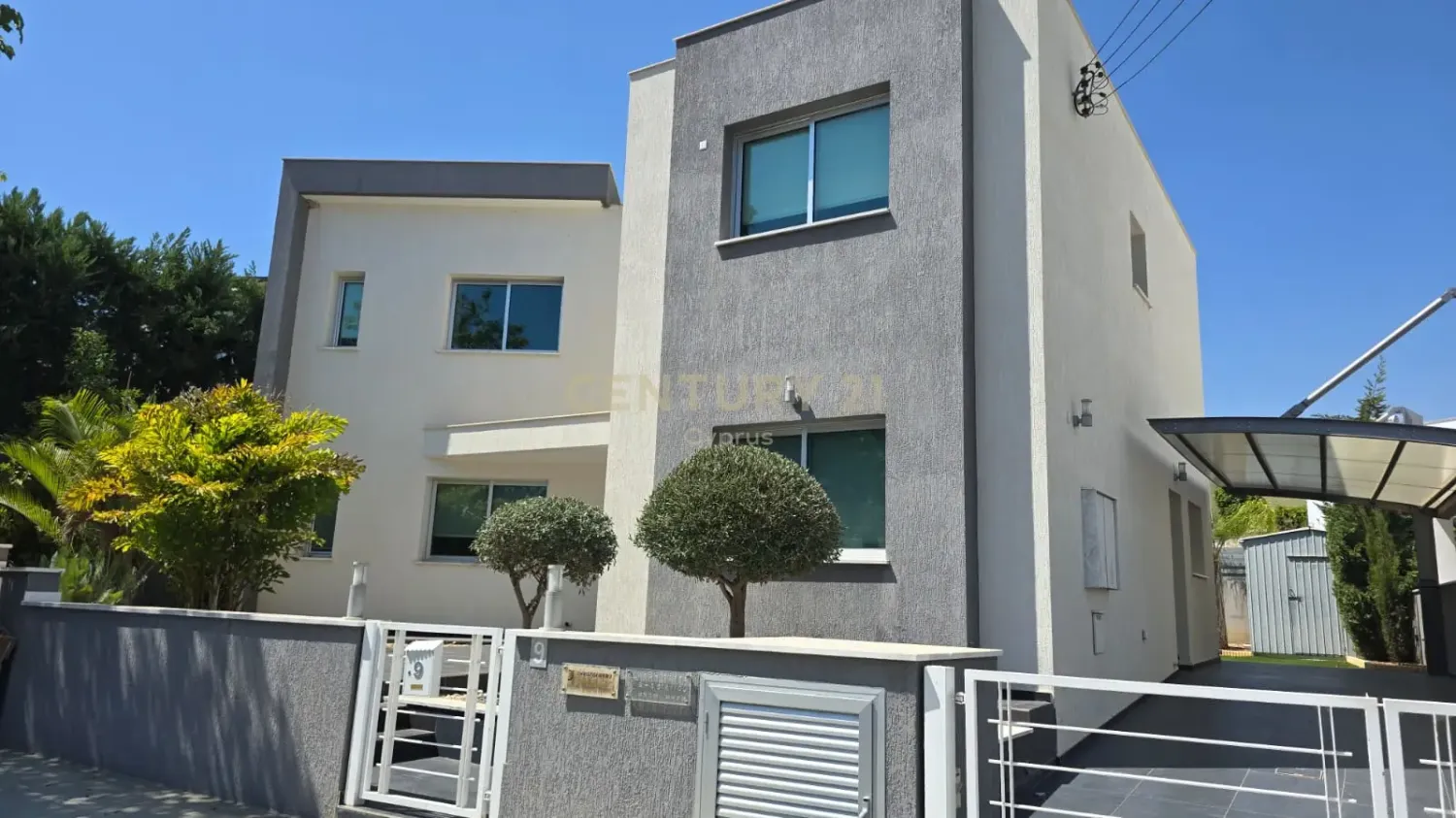 4 bedrooms Villa in Agios Athanasios, Cyprus No. 5780