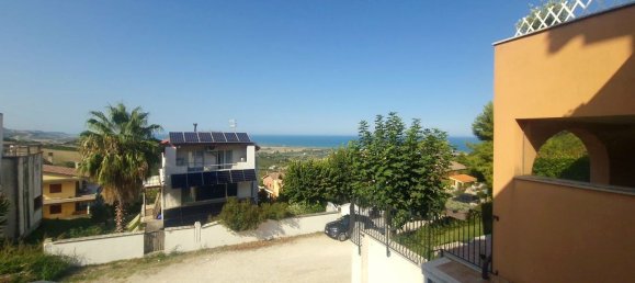 Квартира с 2 спальнями в Колоннелла, Италия № 322884 36