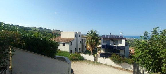 Квартира с 2 спальнями в Колоннелла, Италия № 322884 37