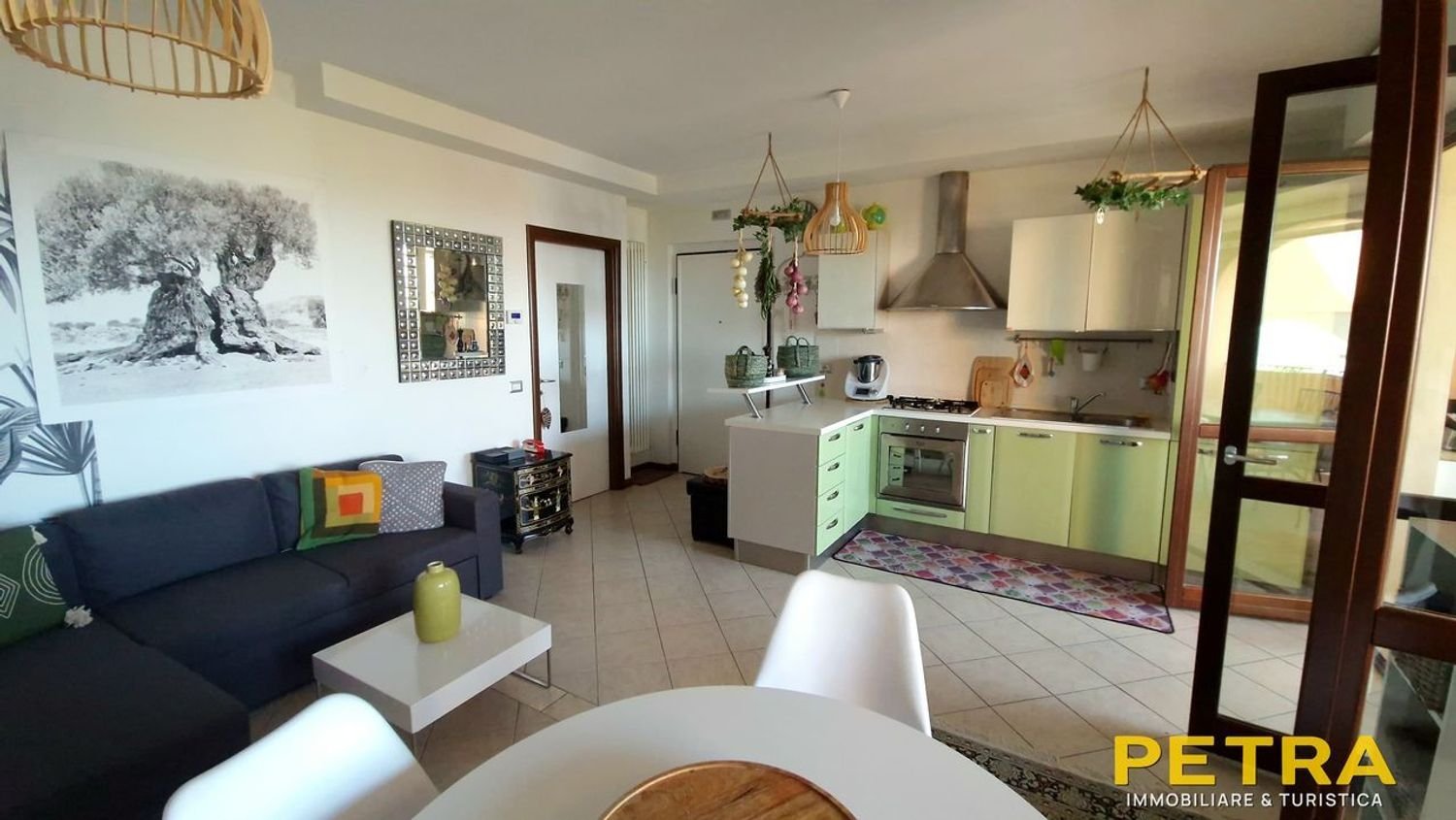 Квартира с 2 спальнями в Колоннелла, Италия № 322884