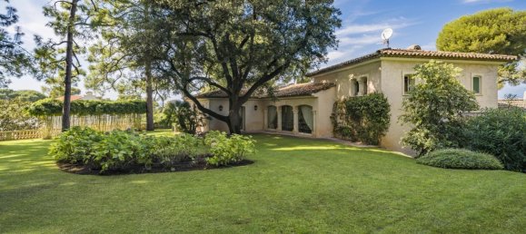 6 bedrooms Villa in Antibes, France No. 1777 13