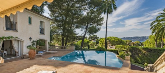 6 bedrooms Villa in Antibes, France No. 1777 10