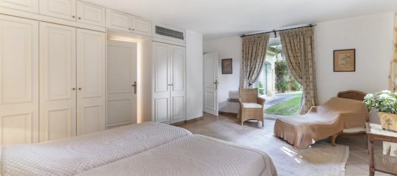 6 bedrooms Villa in Antibes, France No. 1777 25