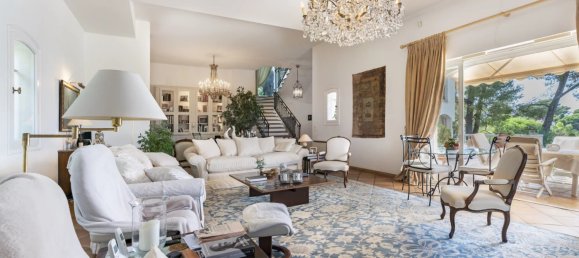 6 bedrooms Villa in Antibes, France No. 1777 17