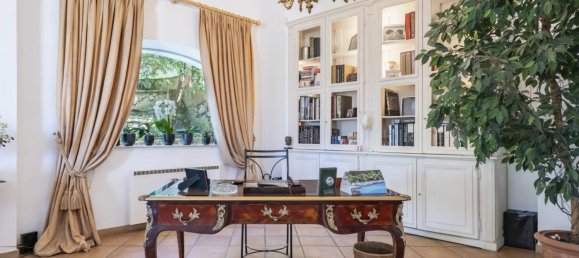 6 bedrooms Villa in Antibes, France No. 1777 21