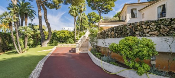 6 bedrooms Villa in Antibes, France No. 1777 12
