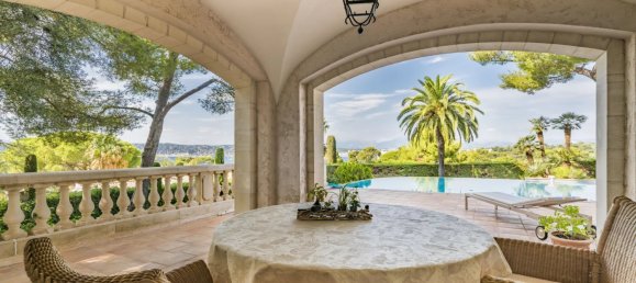 6 bedrooms Villa in Antibes, France No. 1777 16