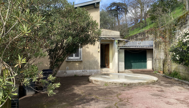 Casa de 2 dormitorios en Valence, France No. 199594