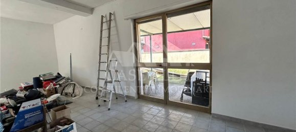 Propiedad comercial de 4 habitaciónes en Anzio, Italy No. 153507 18