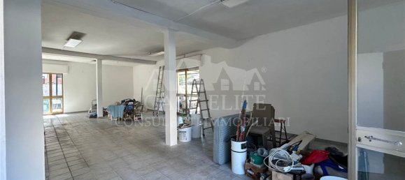 Propiedad comercial de 4 habitaciónes en Anzio, Italy No. 153507 15