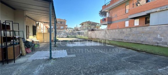Propiedad comercial de 4 habitaciónes en Anzio, Italy No. 153507 11