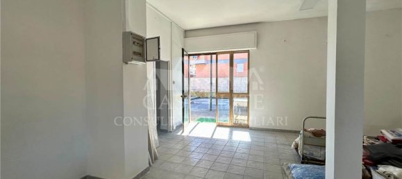 Propiedad comercial de 4 habitaciónes en Anzio, Italy No. 153507 22