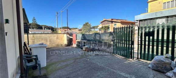 Propiedad comercial de 4 habitaciónes en Anzio, Italy No. 153507 8