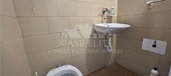 Propiedad comercial de 4 habitaciónes en Anzio, Italy No. 153507 3