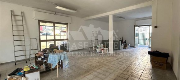 Propiedad comercial de 4 habitaciónes en Anzio, Italy No. 153507 16