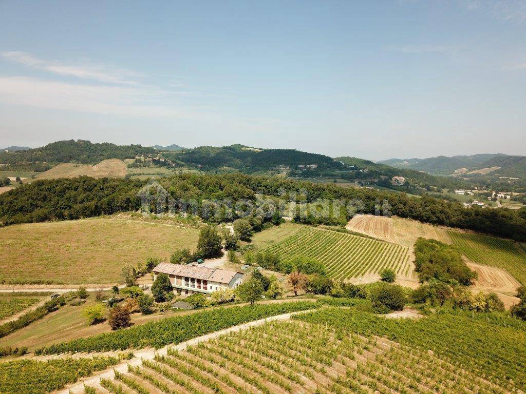 5غرفة عقار تجاري في Murisengo, Italy رقم 238539