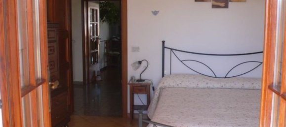 9 rooms Apartment in Fucecchio, Italy No. 35715 22