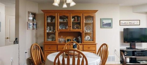 Studio in the Condo in British Columbia, Canada No. 1322 7