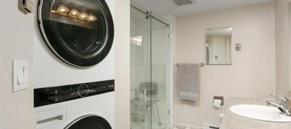 Studio in the Condo in British Columbia, Canada No. 1322 12