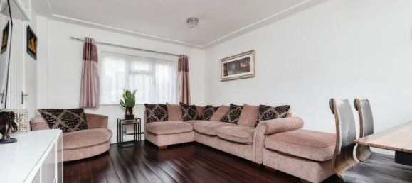 3 Schlafzimmer Haus in Kenley, United Kingdom, Nr. 8038 2