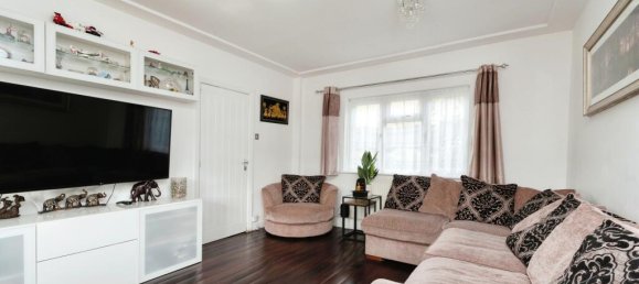 3 Schlafzimmer Haus in Kenley, United Kingdom, Nr. 8038 8