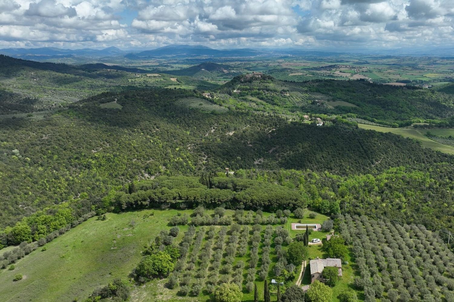 26 rooms House in Marsciano, Italy No. 55616