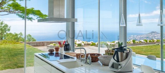 4 bedrooms Villa in Funchal, Portugal No. 221420 5