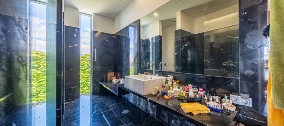 4 bedrooms Villa in Funchal, Portugal No. 221420 14