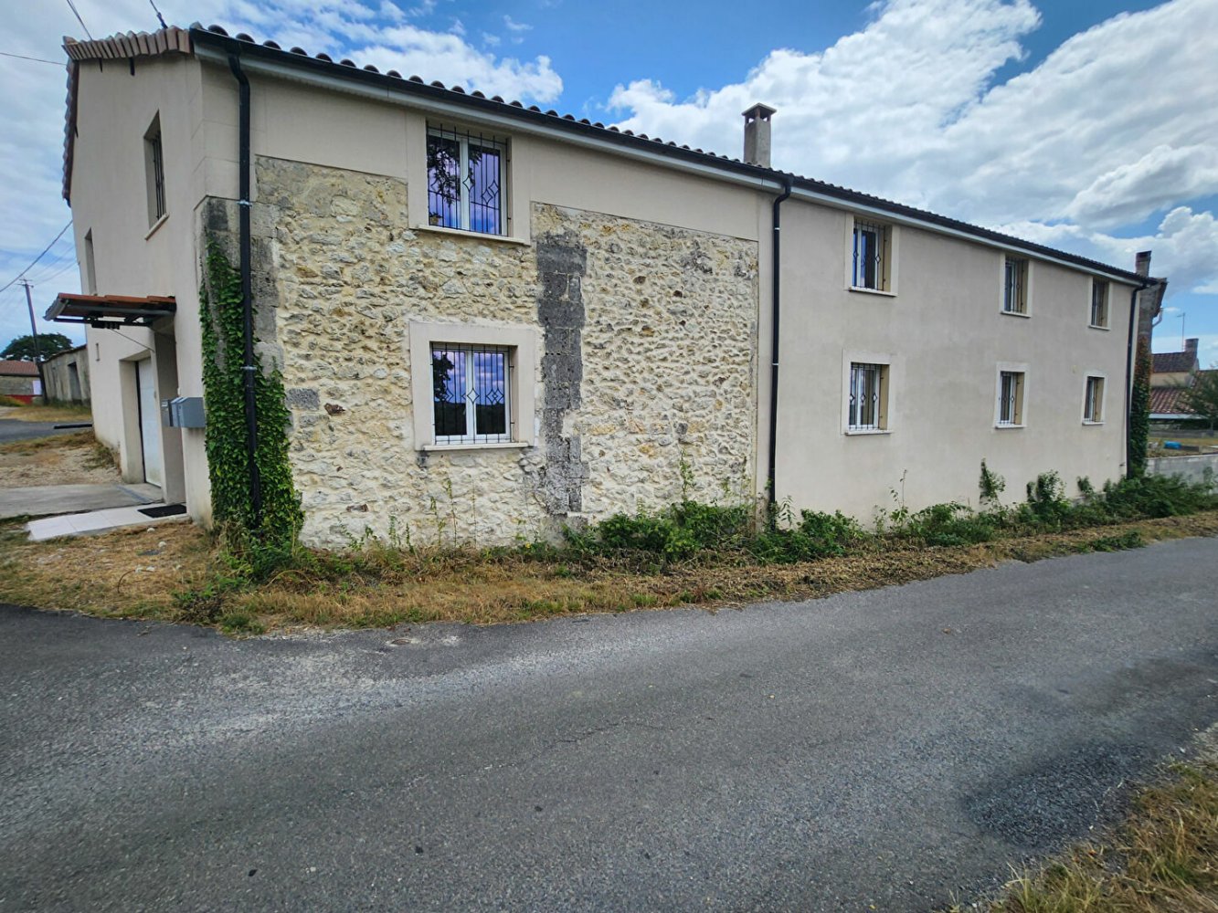 6 bedrooms Building in Gironde, France No. 307449