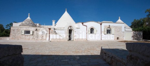 3 bedrooms House in Ceglie Messapica, Italy No. 79617 3