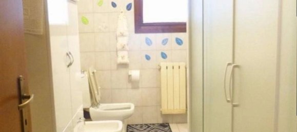 6 rooms Apartment in Altopascio, Italy No. 39112 2