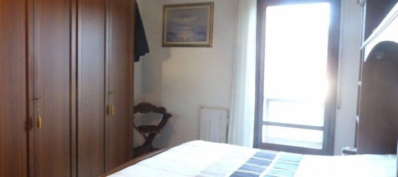 6 rooms Apartment in Altopascio, Italy No. 39112 4