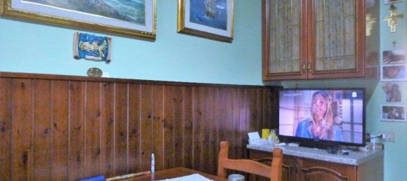 6 rooms Apartment in Altopascio, Italy No. 39112 18