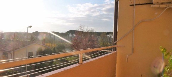 6 rooms Apartment in Altopascio, Italy No. 39112 10