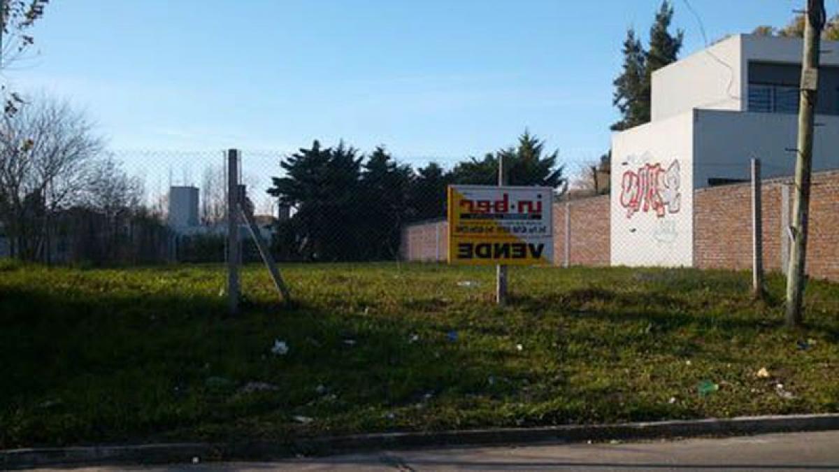  Land in Berazategui, Argentina No. 42784