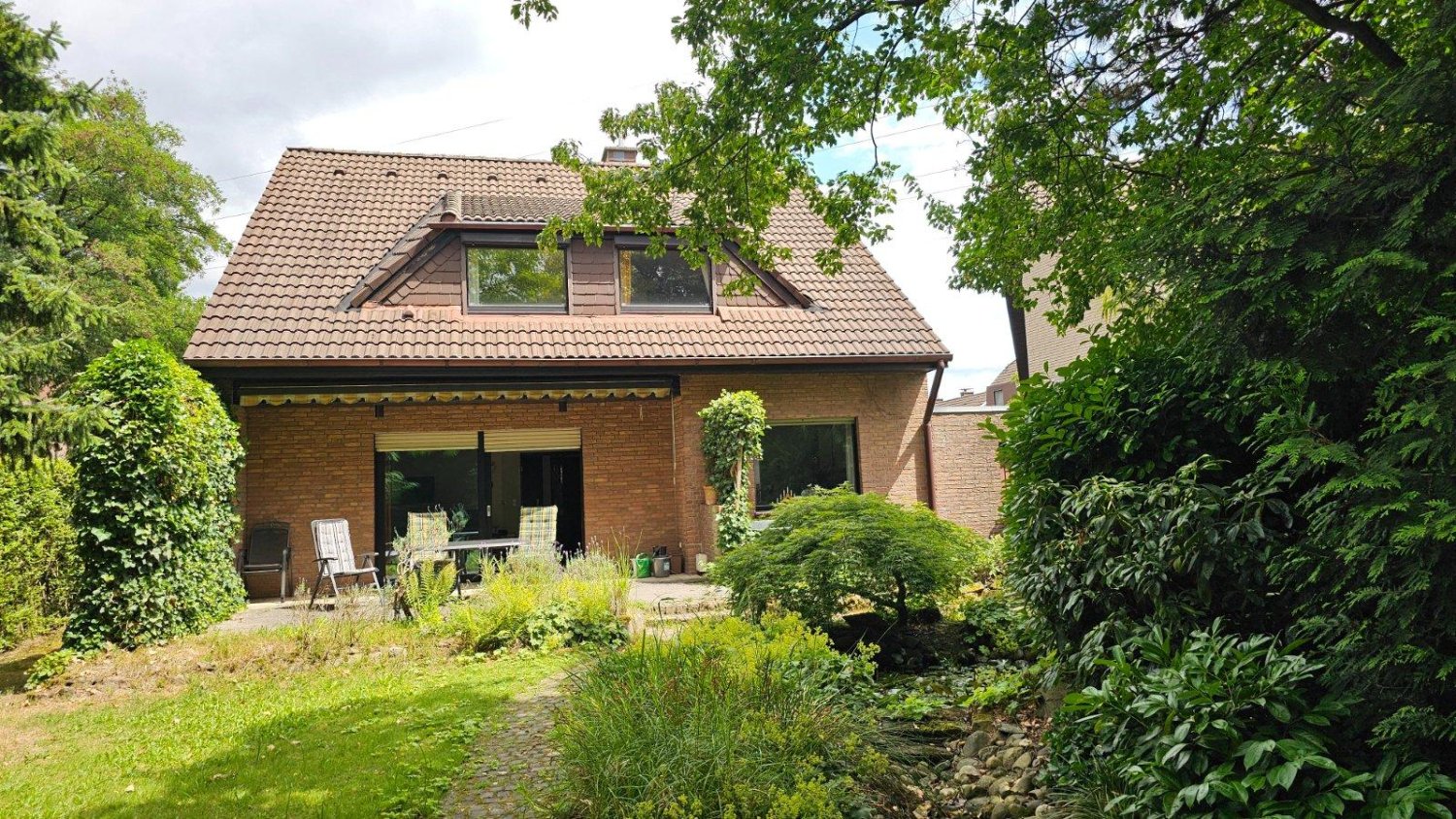 Casa de 5 habitaciónes en Mulheim an der Ruhr, Germany No. 297328