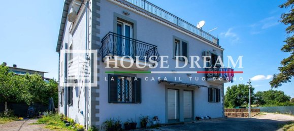 Apartamento de 2 dormitorios en Rome, Italy No. 279011 2