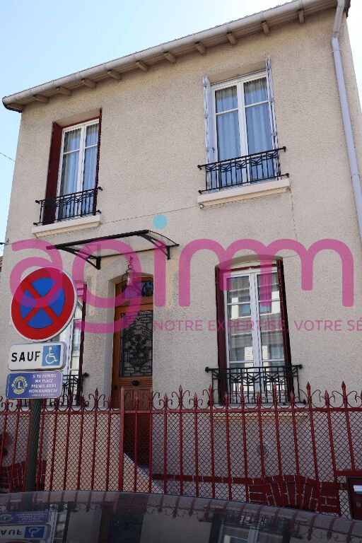 2 bedrooms House in Vanves, France No. 172971